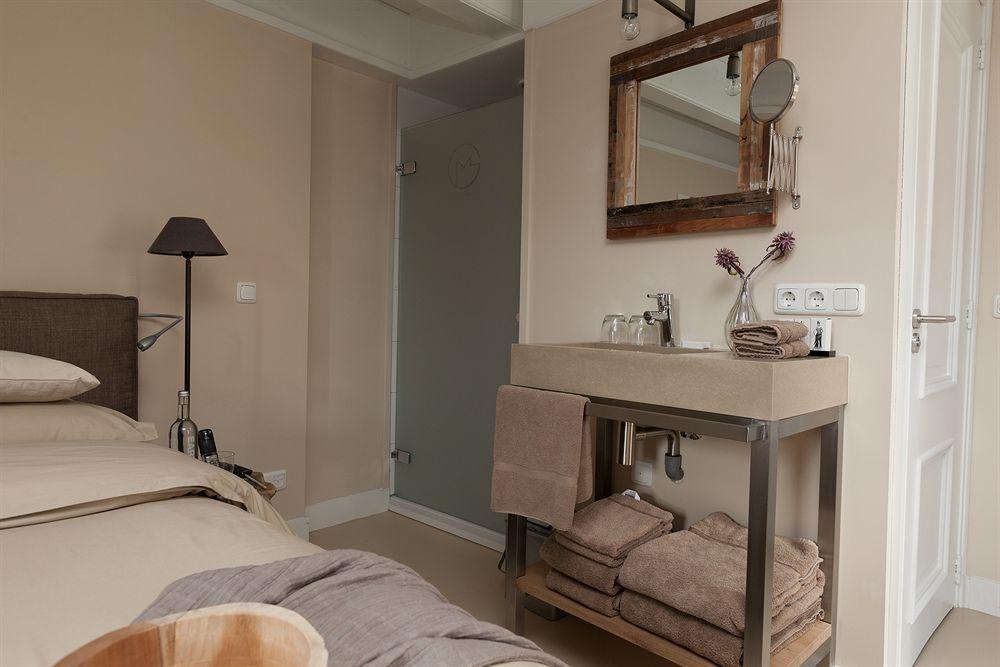 Mother Goose Hotel Utrecht Bagian luar foto