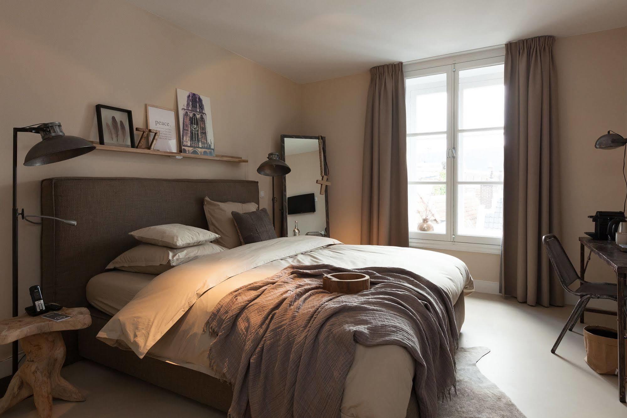 Mother Goose Hotel Utrecht Bagian luar foto