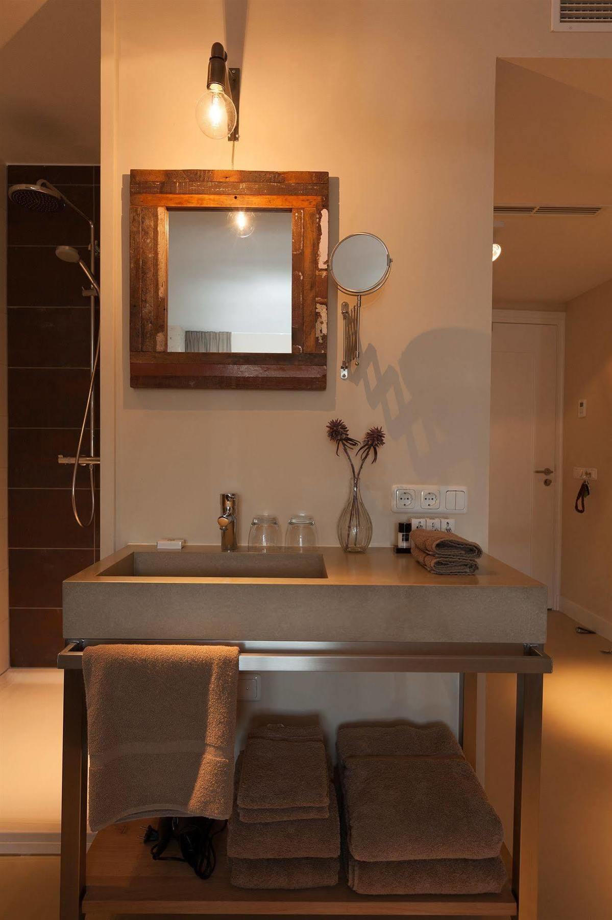 Mother Goose Hotel Utrecht Bagian luar foto