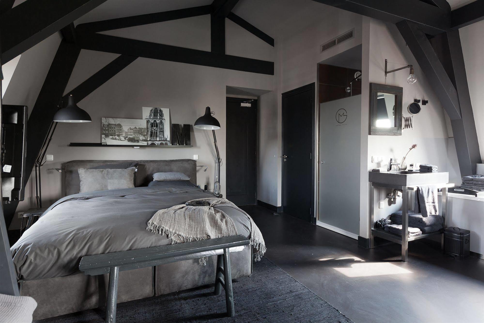 Mother Goose Hotel Utrecht Bagian luar foto