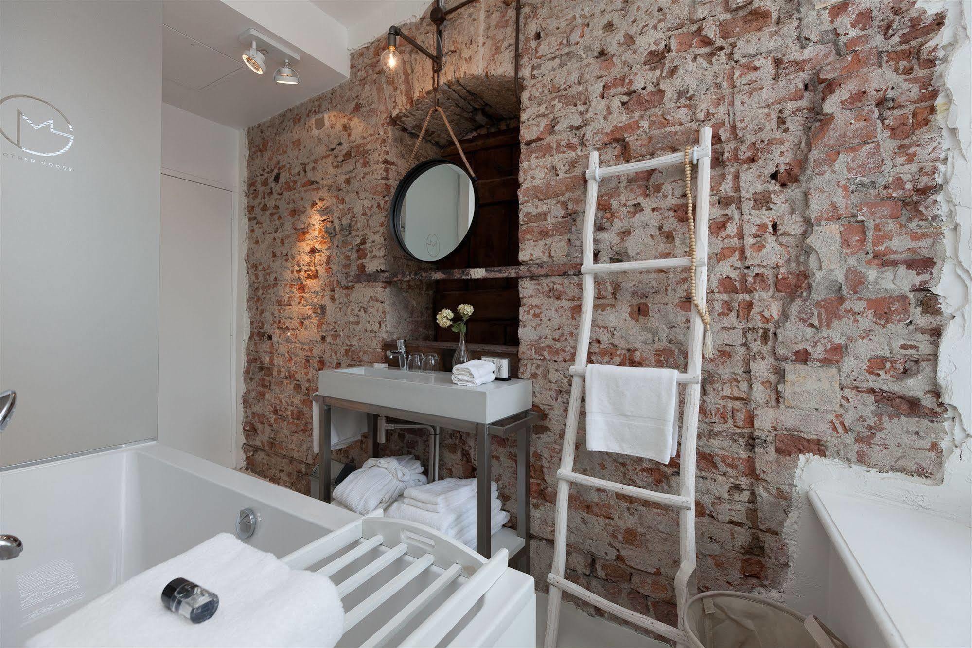Mother Goose Hotel Utrecht Bagian luar foto